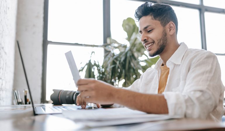 Un « chèque bureau » pour les employés en télétravail ?